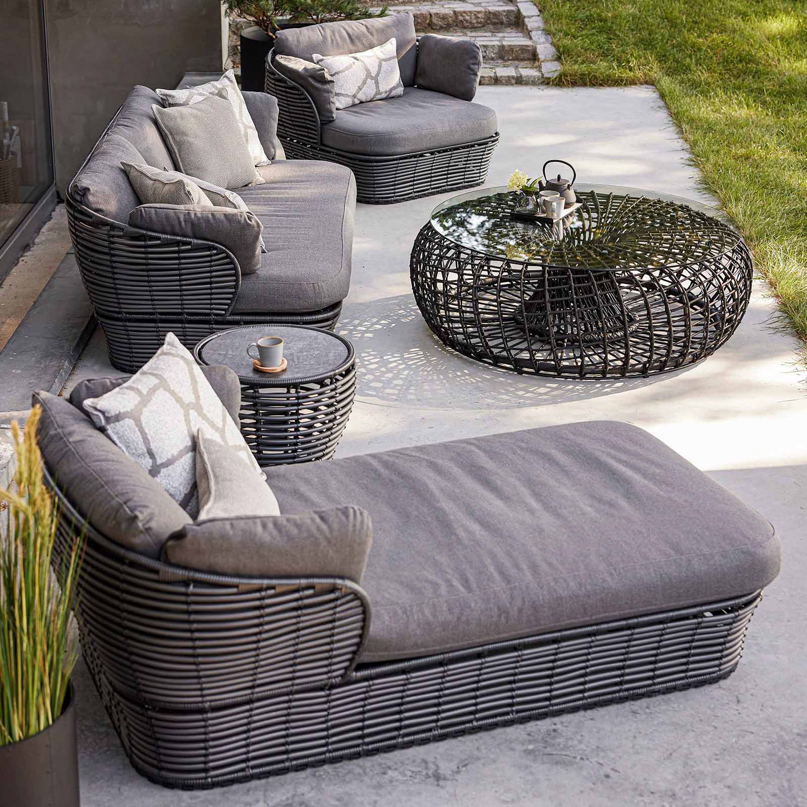 Basket 2-Sitzer Sofa aus Cane-line Weave in Natural mit Kissen aus Cane-line AirTouch