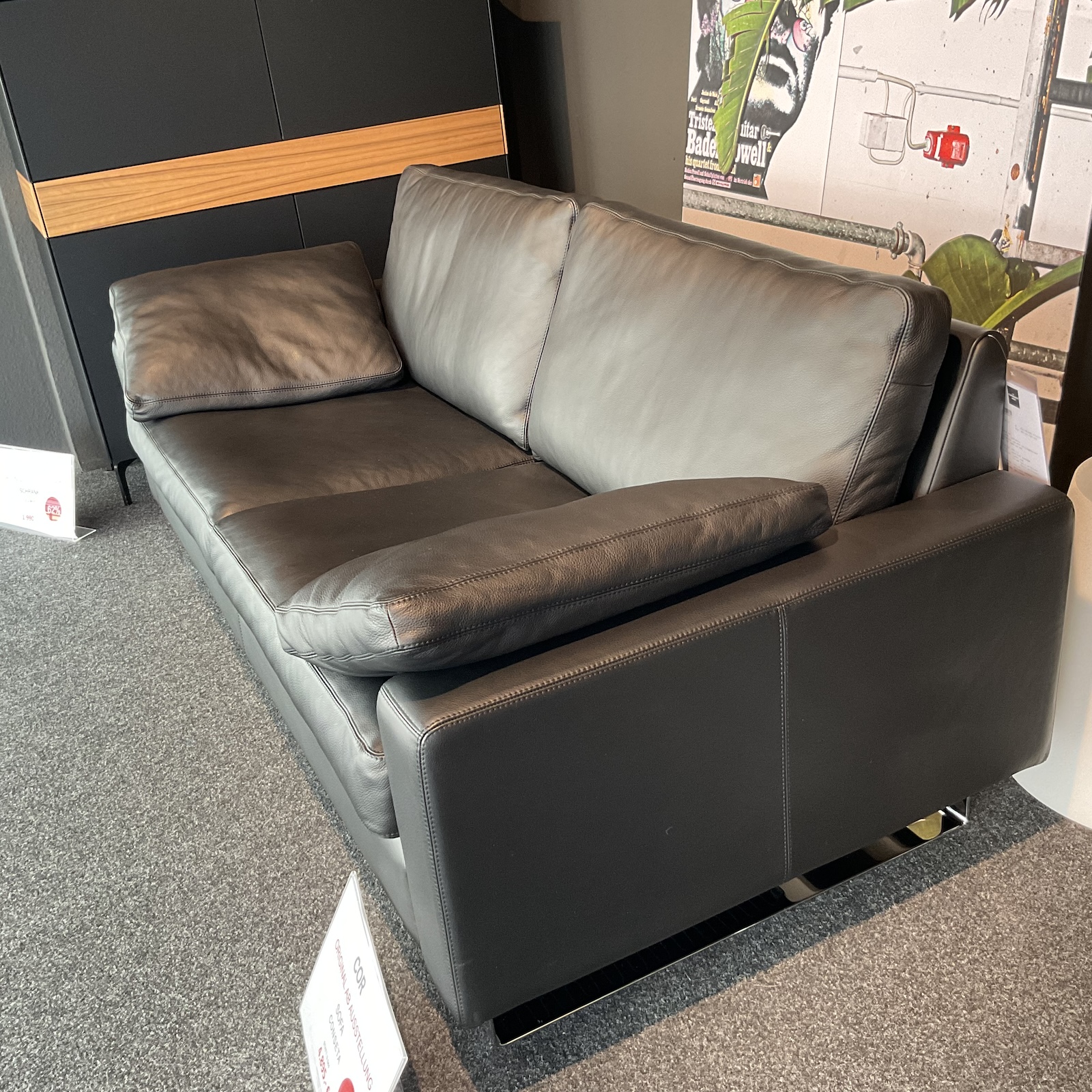 Sofa Conseta 40 Bodenfrei aus Leder in Schwarz mit Sitzhöhe 43 cm