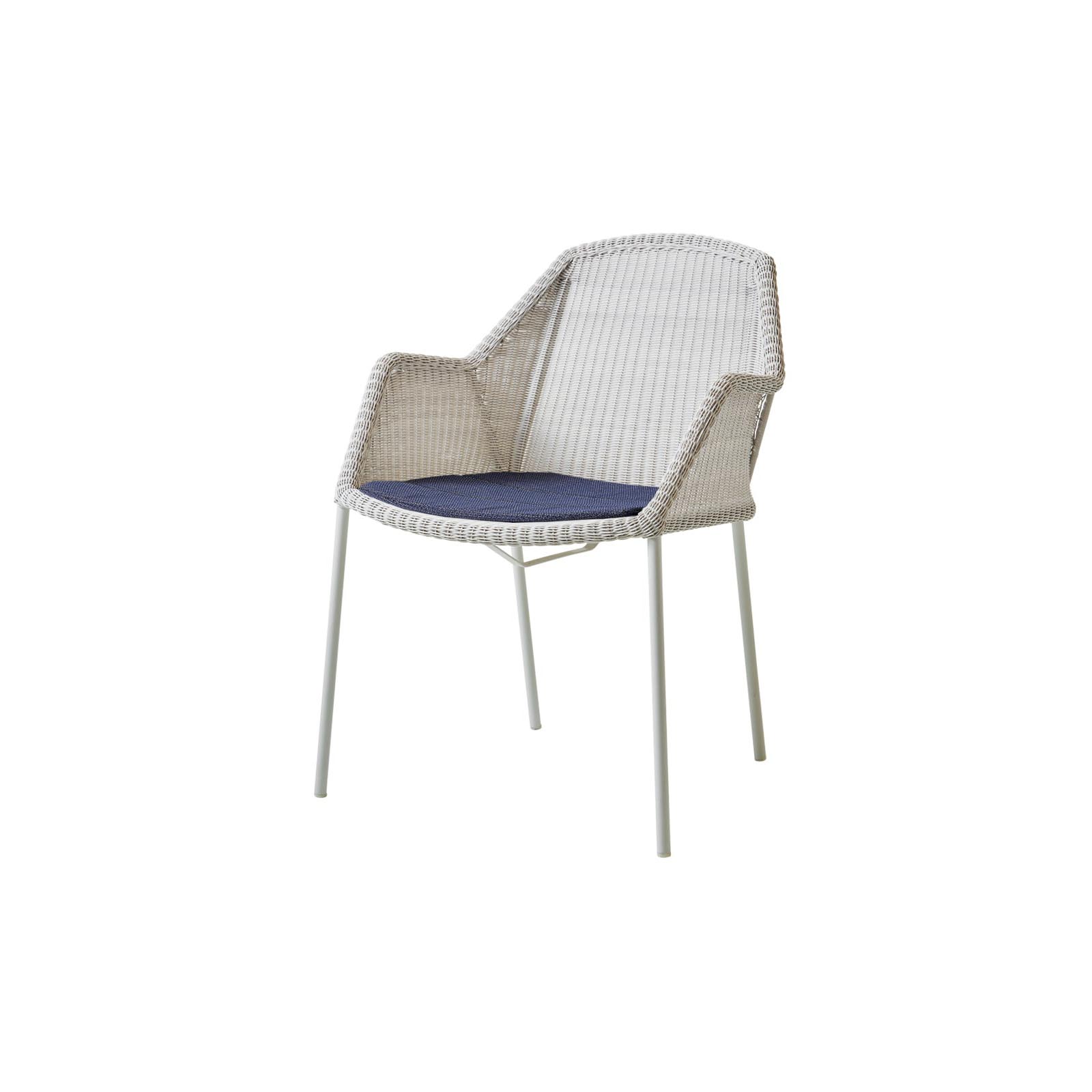 Breeze Stuhl aus Cane-line Weave in White Grey mit Kissen aus Cane-line Link in Blue