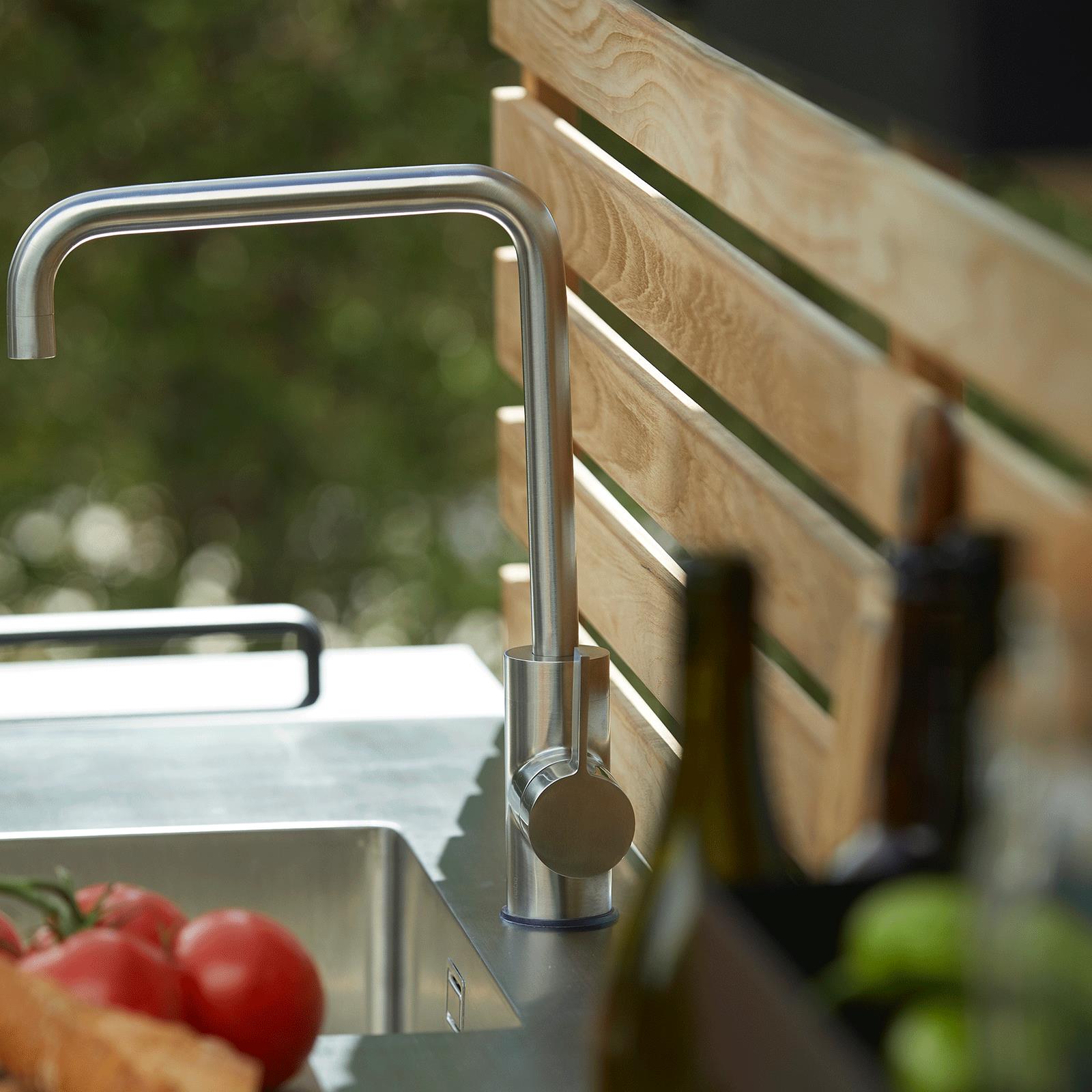 Drop Tischplatte inklusive Washbecken und armatur in Küche aus Steel in Staless Steel